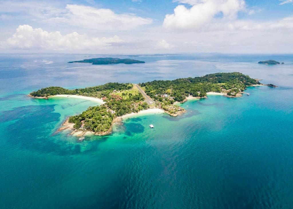 Private yacht charter in the Pearl Islands, Panama