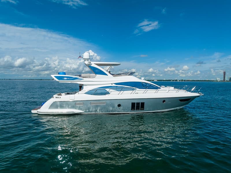 60' Azimut image 1