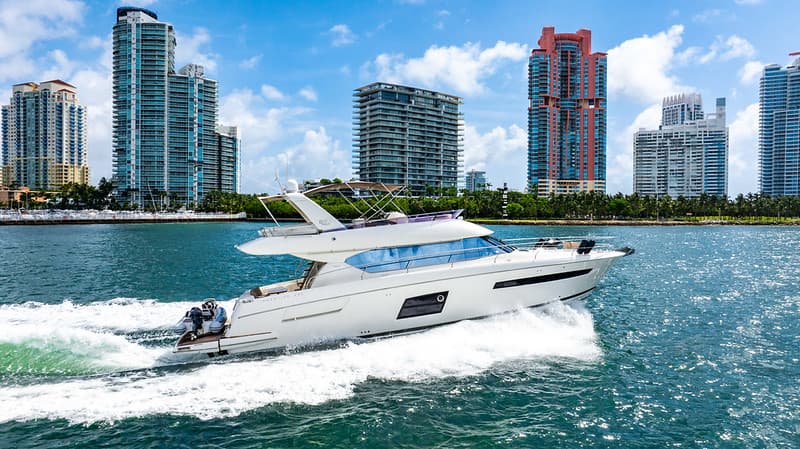 62' Prestige image 1